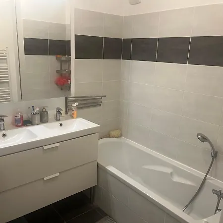 Appartement Bron דירה